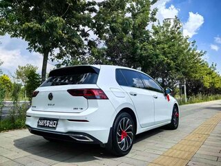 2022 Volkswagen Golf VIII, белый, 1804000 рублей, вид 4