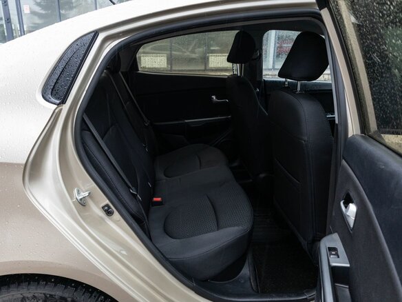 2015 Kia Rio III Рестайлинг, бежевый - вид 15