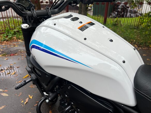 2022 Yamaha XSR700, белый, 795000 рублей - вид 8