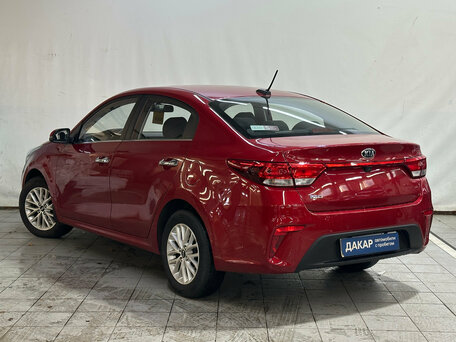 2020 Kia Rio IV, красный, 1470000 рублей, вид 4
