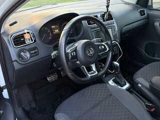 2018 Volkswagen Polo V Рестайлинг, белый, 1479000 рублей, вид 5