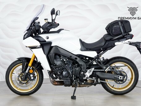 2023 Yamaha MT-09 Tracer (FJ-09), белый, 1449000 рублей, вид 2