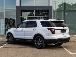 2015 Ford Explorer V, белый, 1695000 рублей, вид 4