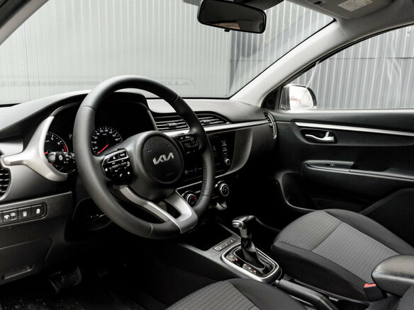 2021 Kia Rio X IV Рестайлинг, чёрный, 1830000 рублей - вид 9