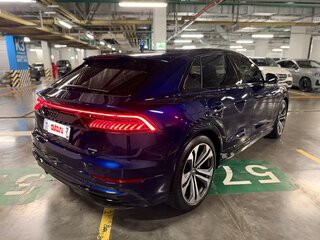 2020 Audi Q8 55 TFSI I (4M), синий, 6990000 рублей, вид 3