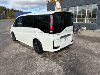 2020 Honda Stepwgn Spada V Рестайлинг, белый, 2399000 рублей, вид 3