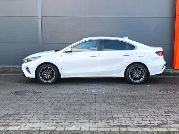 2021 Kia Cerato IV Рестайлинг, белый, 2149000 рублей - вид 1