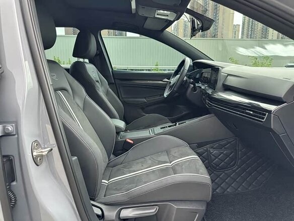 2023 Volkswagen Golf VIII, серый, 1740000 рублей - вид 12