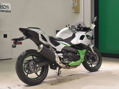2025 Kawasaki Ninja 7, серебристый, 899000 рублей, вид 5