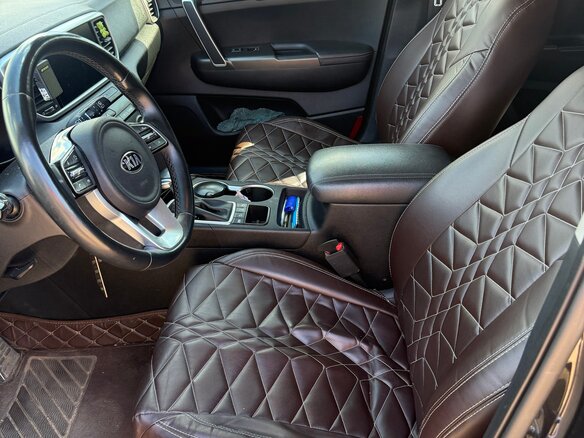 2021 Kia Sportage IV Рестайлинг, чёрный, 2580000 рублей - вид 8