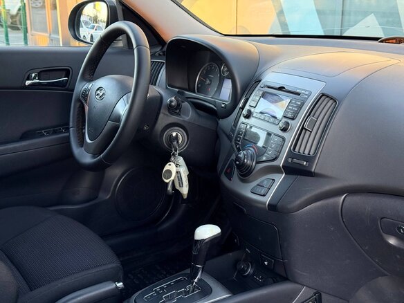 2009 Hyundai i30 I, серый, 786000 рублей - вид 12