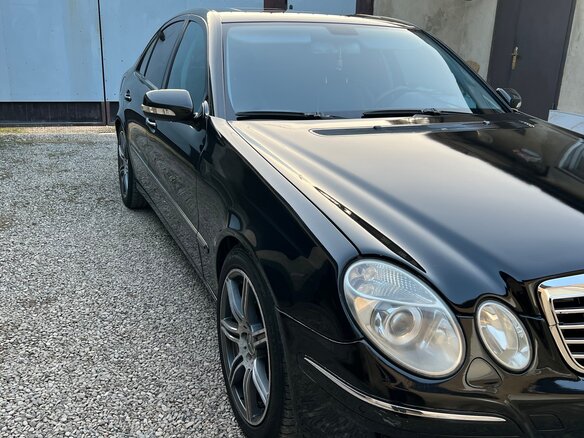 2002 Mercedes-Benz E-Класс 500 III (W211, S211), чёрный, 1150000 рублей - вид 1