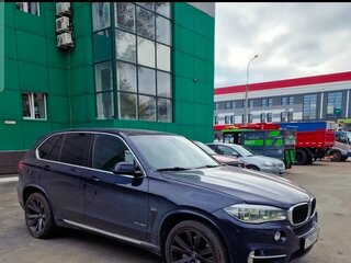2014 BMW X5 50i III (F15), синий, 2195000 рублей, вид 2
