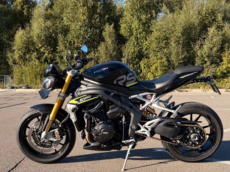 2021 Triumph Speed Triple, чёрный, 1200000 рублей, вид 5