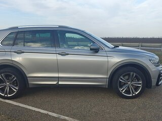 2018 Volkswagen Tiguan II, серебристый, 3100000 рублей, вид 4