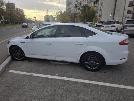 2013 Ford Mondeo IV Рестайлинг, белый, 850000 рублей, вид 3