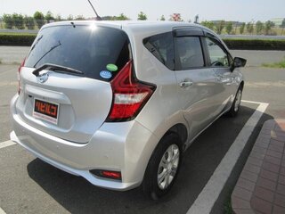 2020 Nissan Note II Рестайлинг, серебристый, 790000 рублей, вид 5