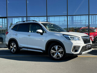 2018 Subaru Forester V, белый, 2720000 рублей, вид 4