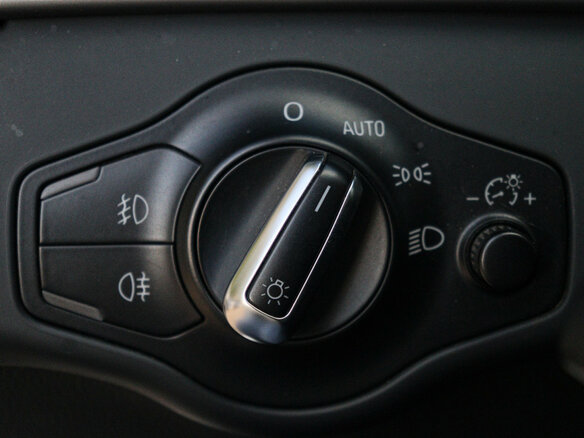 2012 Audi A4 IV (B8) Рестайлинг, белый, 1300000 рублей - вид 14