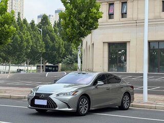 2022 Lexus ES 200 VII Рестайлинг, серый, 3157000 рублей, вид 1