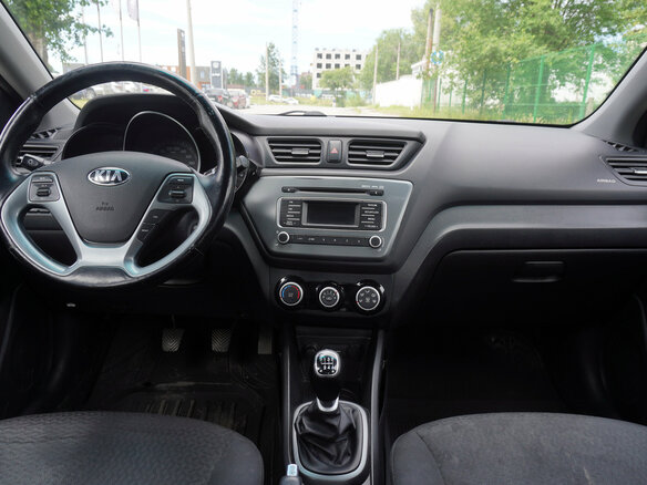 2015 Kia Rio III Рестайлинг, белый, 877000 рублей - вид 11