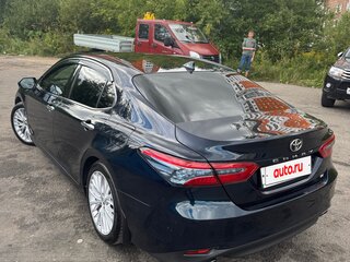 2018 Toyota Camry VIII (XV70), синий, 2800000 рублей, вид 3
