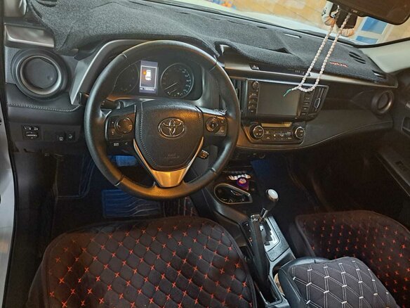 2018 Toyota RAV4 IV (XA40) Рестайлинг, белый, 2450000 рублей - вид 9