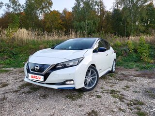 2018 Nissan Leaf II (ZE1), белый, 1820000 рублей, вид 4