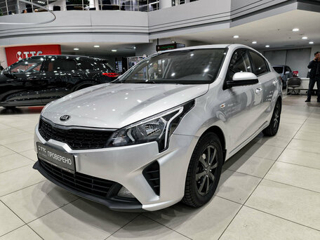 2021 Kia Rio IV Рестайлинг, серый, 1399000 рублей, вид 1