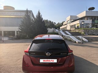 2018 Nissan Leaf II (ZE1), красный, 1900000 рублей, вид 5