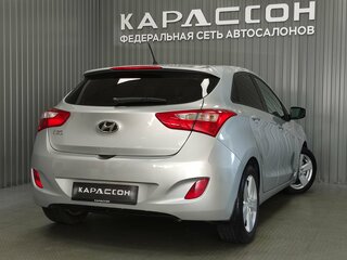 2016 Hyundai i30 II Рестайлинг, серебристый, 949000 рублей, вид 2