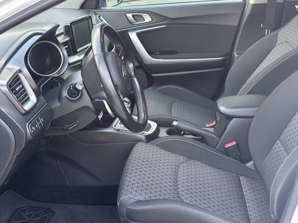 2018 Kia Ceed III, белый, 1750000 рублей - вид 25