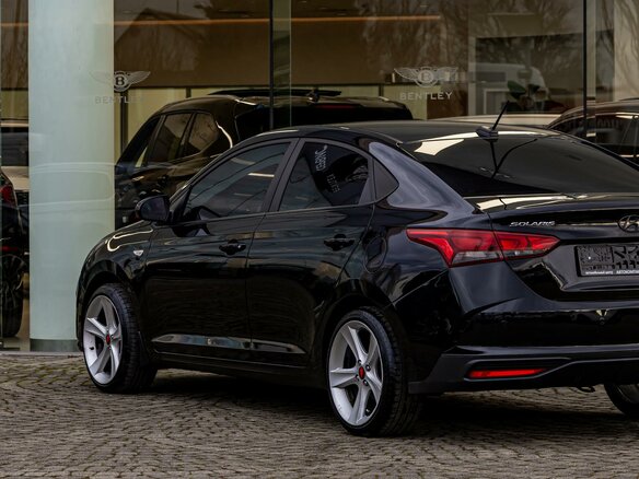 2021 Hyundai Solaris II Рестайлинг, чёрный, 1435000 рублей - вид 8