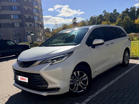 2025 Toyota Sienna IV, белый, 7700000 рублей, вид 3