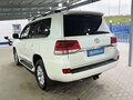 2015 Toyota Land Cruiser 200 Series Рестайлинг 2, белый - вид 2