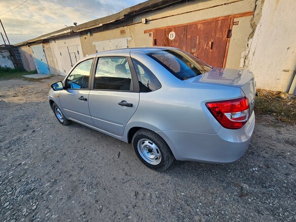 2016 Lada (ВАЗ) Granta I, серебристый, 530000 рублей - вид 13