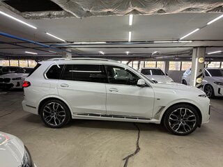 2023 BMW X7 40i I (G07) Рестайлинг, белый, 15490000 рублей, вид 5