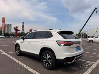 2023 Volkswagen Tayron I Рестайлинг, белый, 1992000 рублей, вид 5