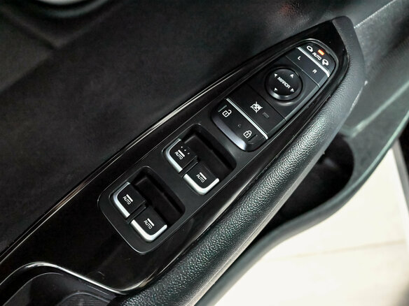 2018 Kia Optima IV Рестайлинг, чёрный, 1750000 рублей - вид 19