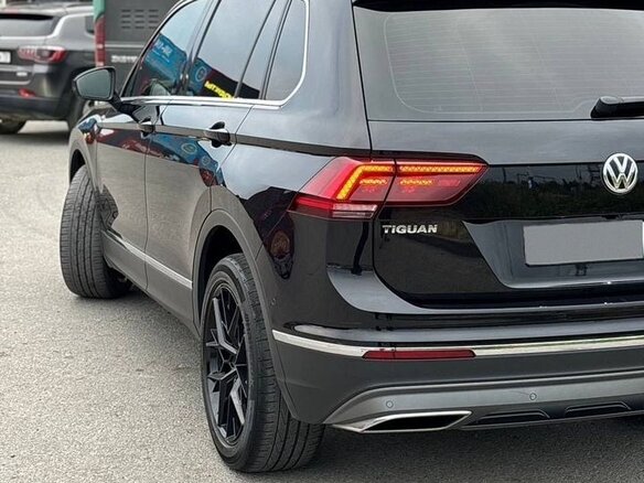 2017 Volkswagen Tiguan II, чёрный, 3440000 рублей - вид 14