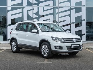 2016 Volkswagen Tiguan I Рестайлинг, белый, 1548000 рублей, вид 1