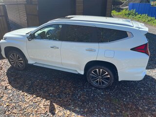 2022 Mitsubishi Montero Sport III Рестайлинг, белый, 4250000 рублей, вид 5