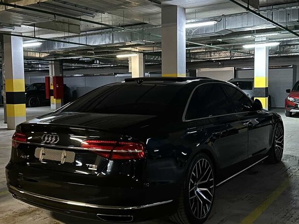 2014 Audi A8 Long III (D4) Рестайлинг, чёрный - вид 3