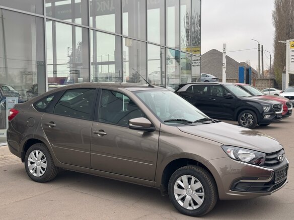 2026 Lada (ВАЗ) Granta I Рестайлинг, коричневый - вид 2