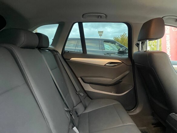 2014 BMW X1 20i I (E84) Рестайлинг, коричневый, 1400000 рублей - вид 17