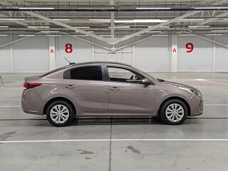 2019 Kia Rio IV, коричневый, 1440000 рублей, вид 4