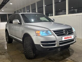 2006 Volkswagen Touareg I, серебристый, 900000 рублей, вид 1