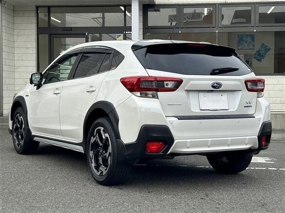 2022 Subaru XV II Рестайлинг, белый, 1382000 рублей - вид 3