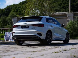 2022 Audi A3 Sportback 35 TFSI IV (8Y), белый, 1720325 рублей, вид 4