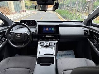 2022 Toyota bZ4X I, белый, 3800224 рублей, вид 4